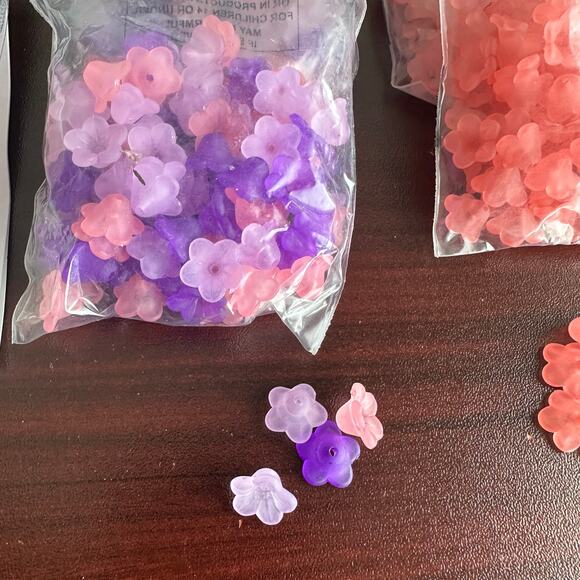 Acrylic Mixed Beads and 720 Acrylic Translucent frosted 11x7mm Flower Bead Caps - Picture 4 of 7